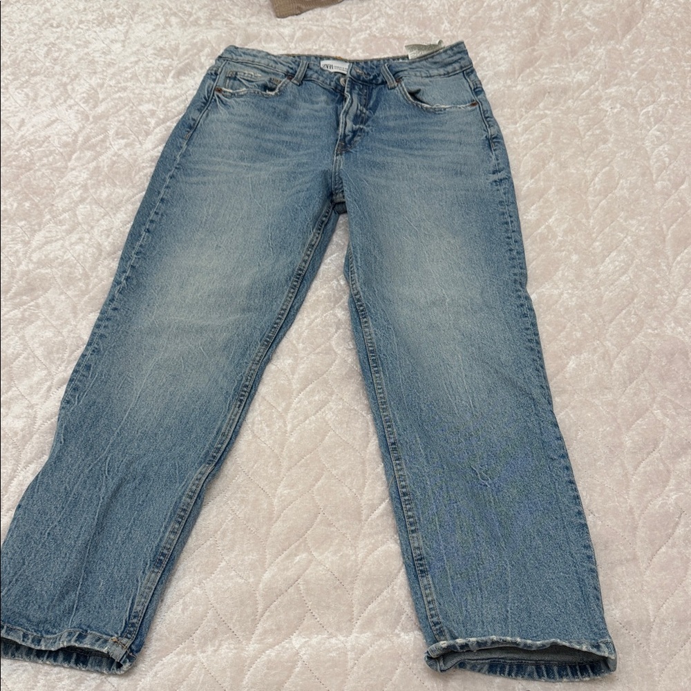 Zara Women's Straight-Leg Jeans in Light Blue Denim